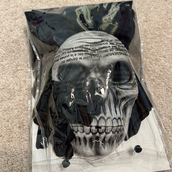 Spirit Halloween Horror Robe Costume, Youth Medium (8-10) - Picture 2 of 3